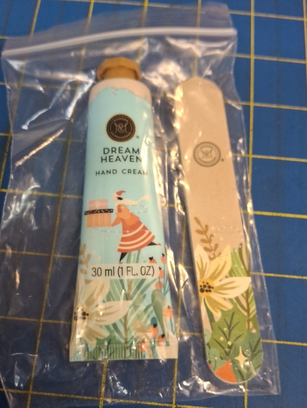 Modern ExpressijnscHand Cream 30 ml + Nail File New
